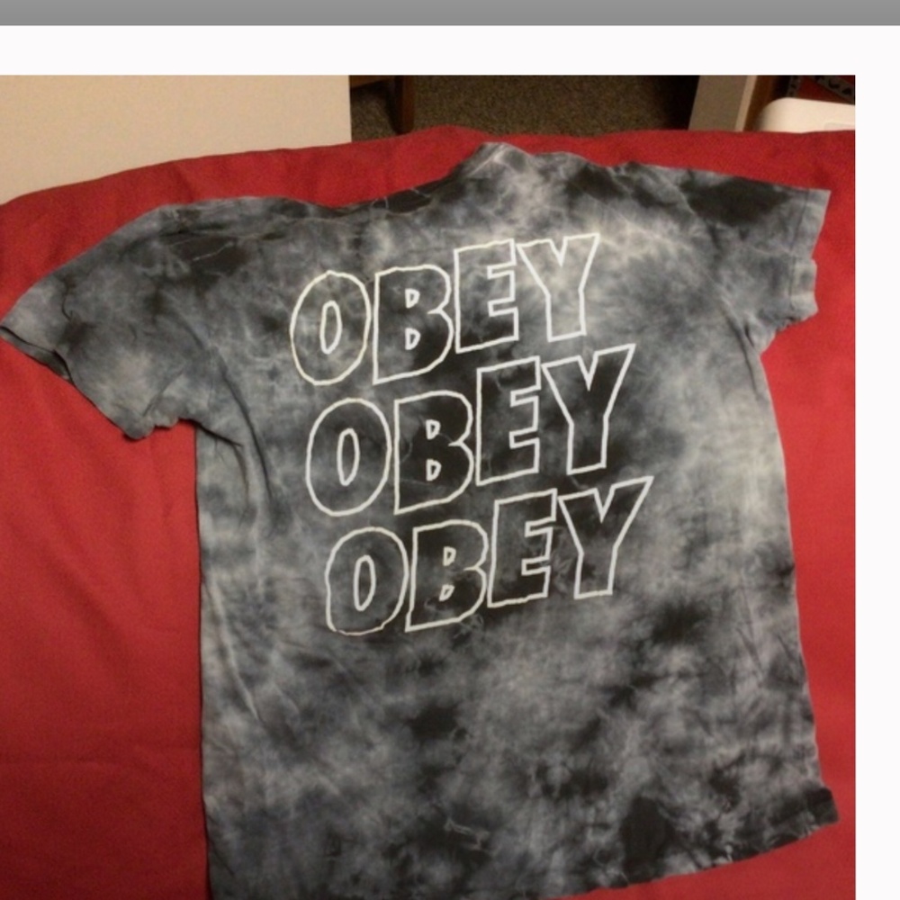 OBEY tshirt